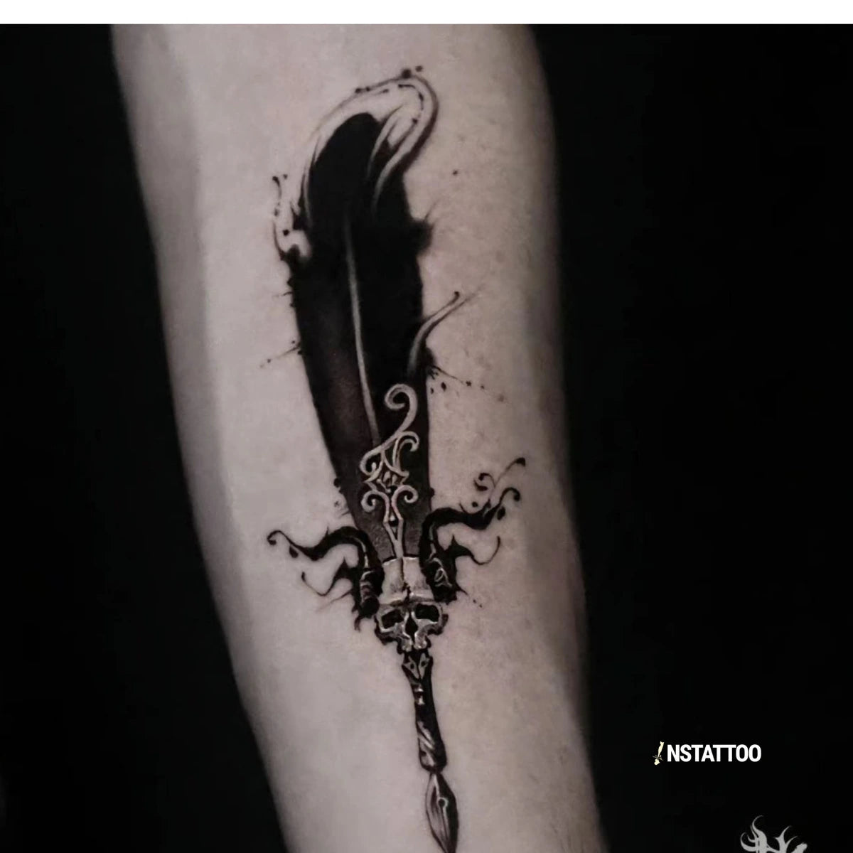 (Özel Tasarım) Quill - Yarı Kalıcı Dövme